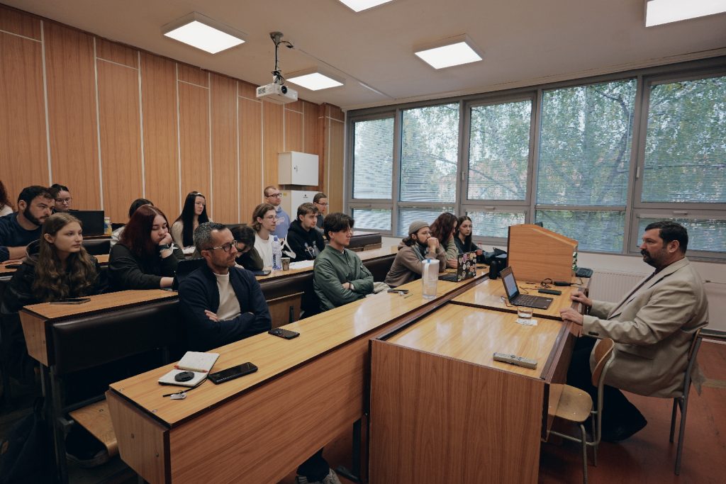 sala ze studentami