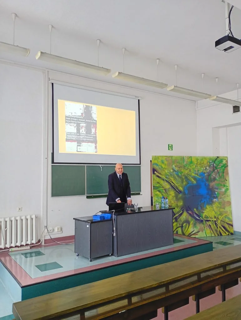 zdjęcia z wykładu profesora Szymczyńskiego