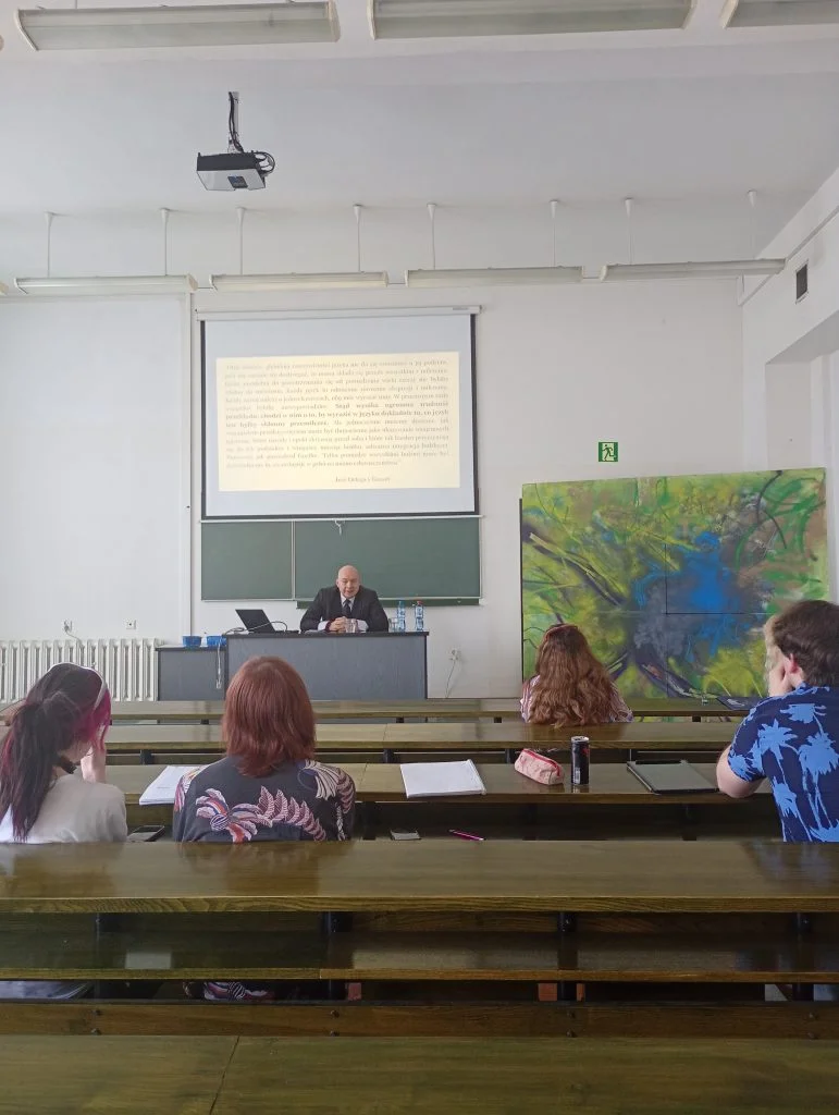zdjęcia z wykładu profesora Szymczyńskiego